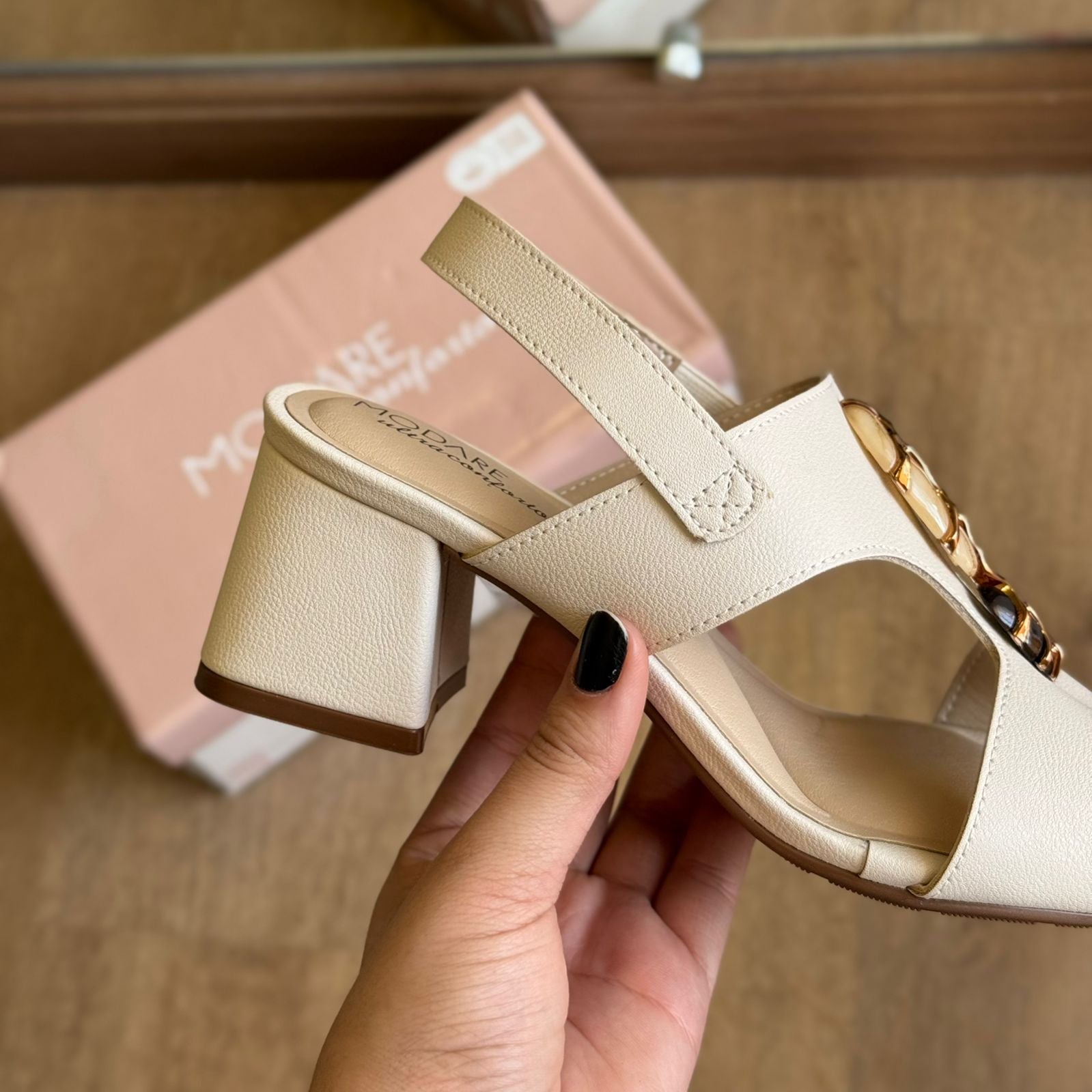 Sandália Salto Modare Pedra Central  7172.127