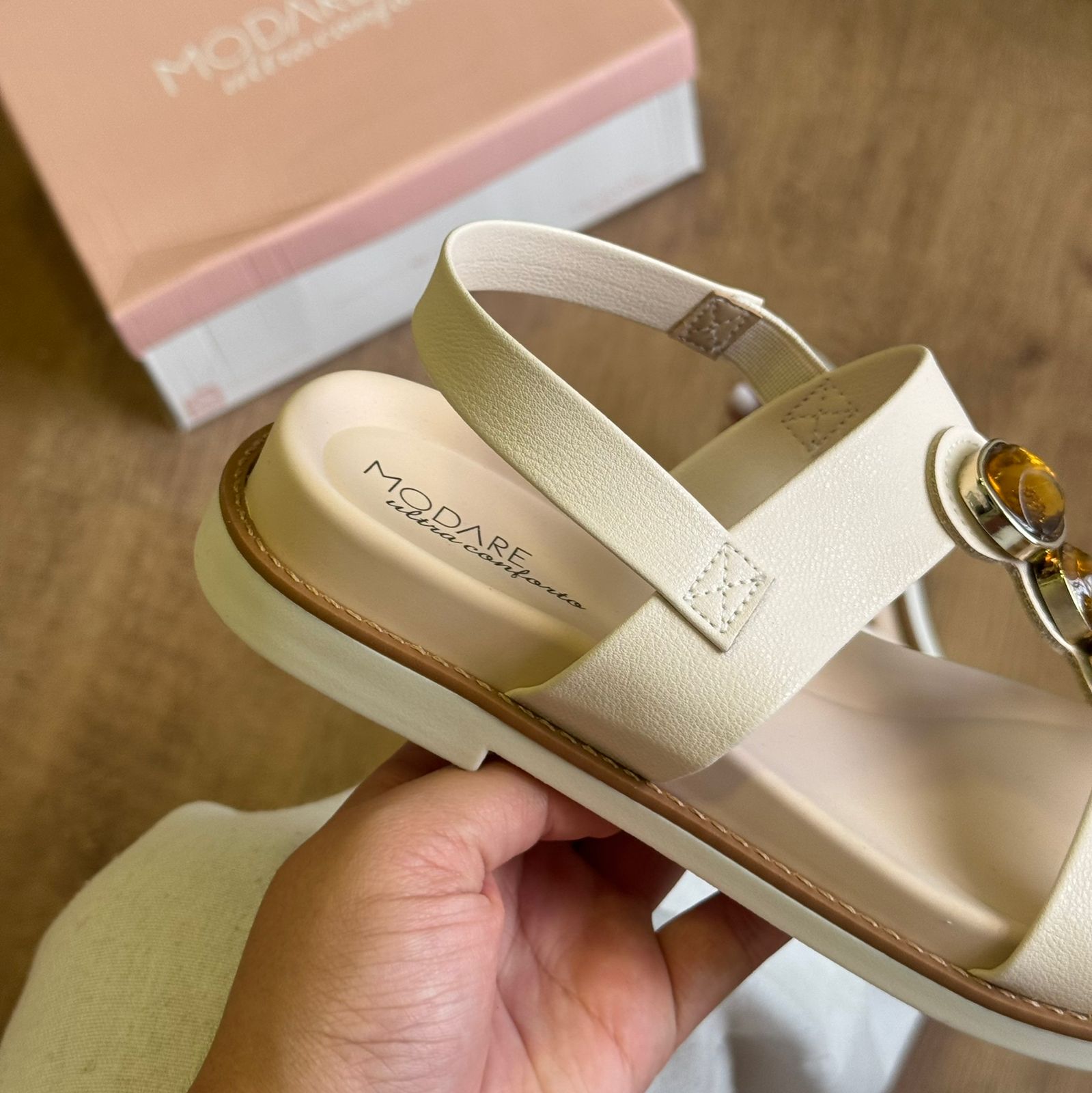 Sandália Modare Detalhe de Pedraria 7205.106