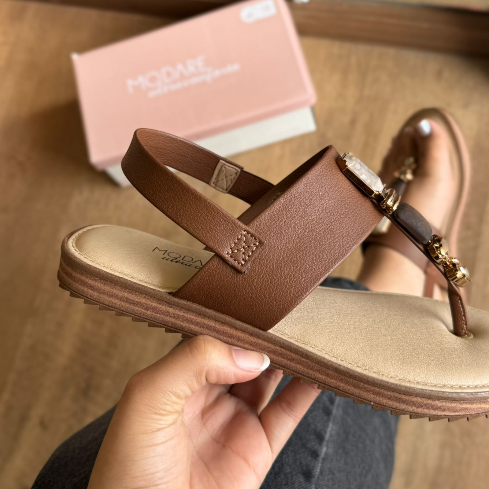 Sandália Rasteirinha Pedrarias Modare 7141.120