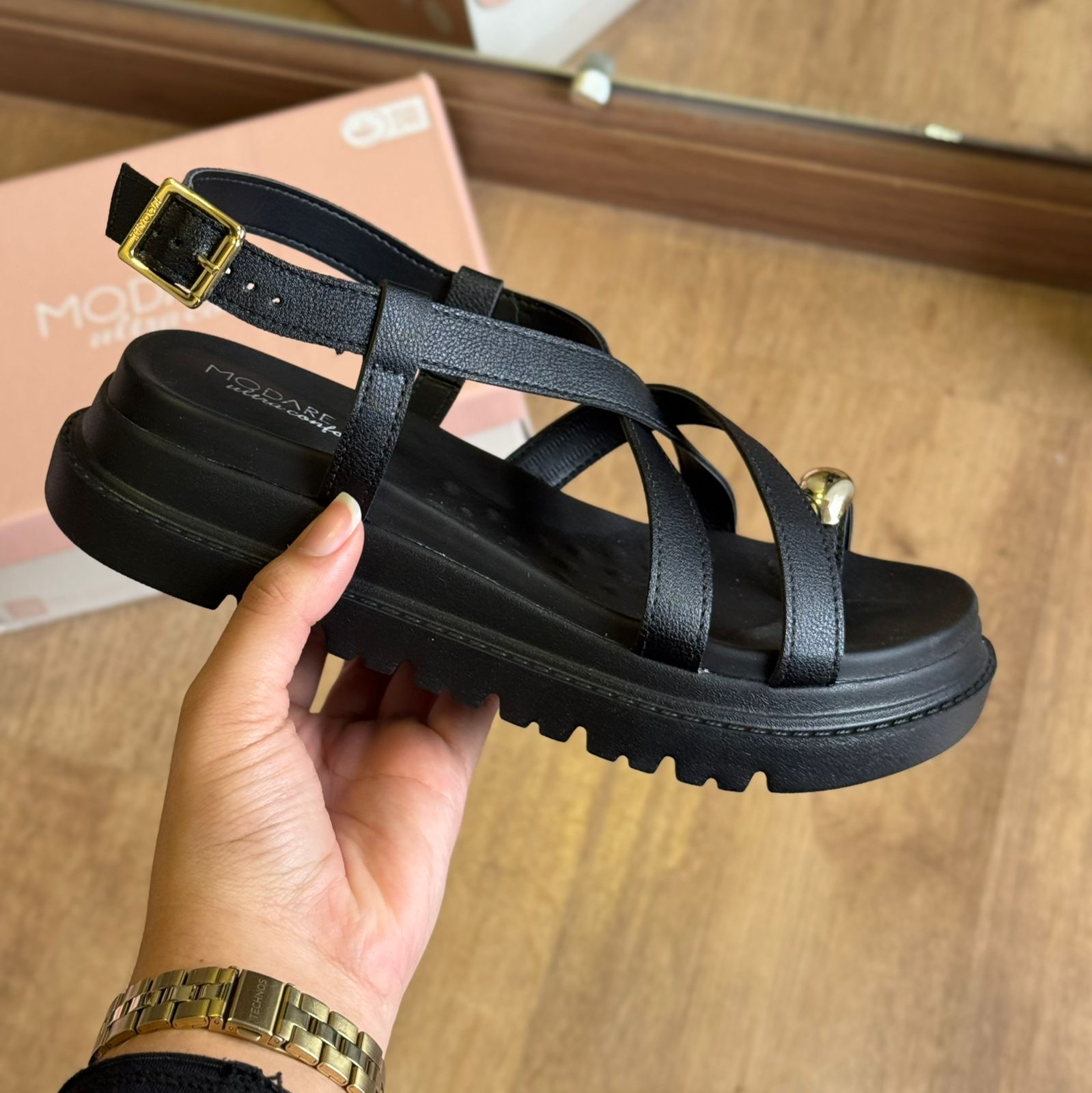 Sandália Modare Detalhe Dourado no Dedo 7200.107