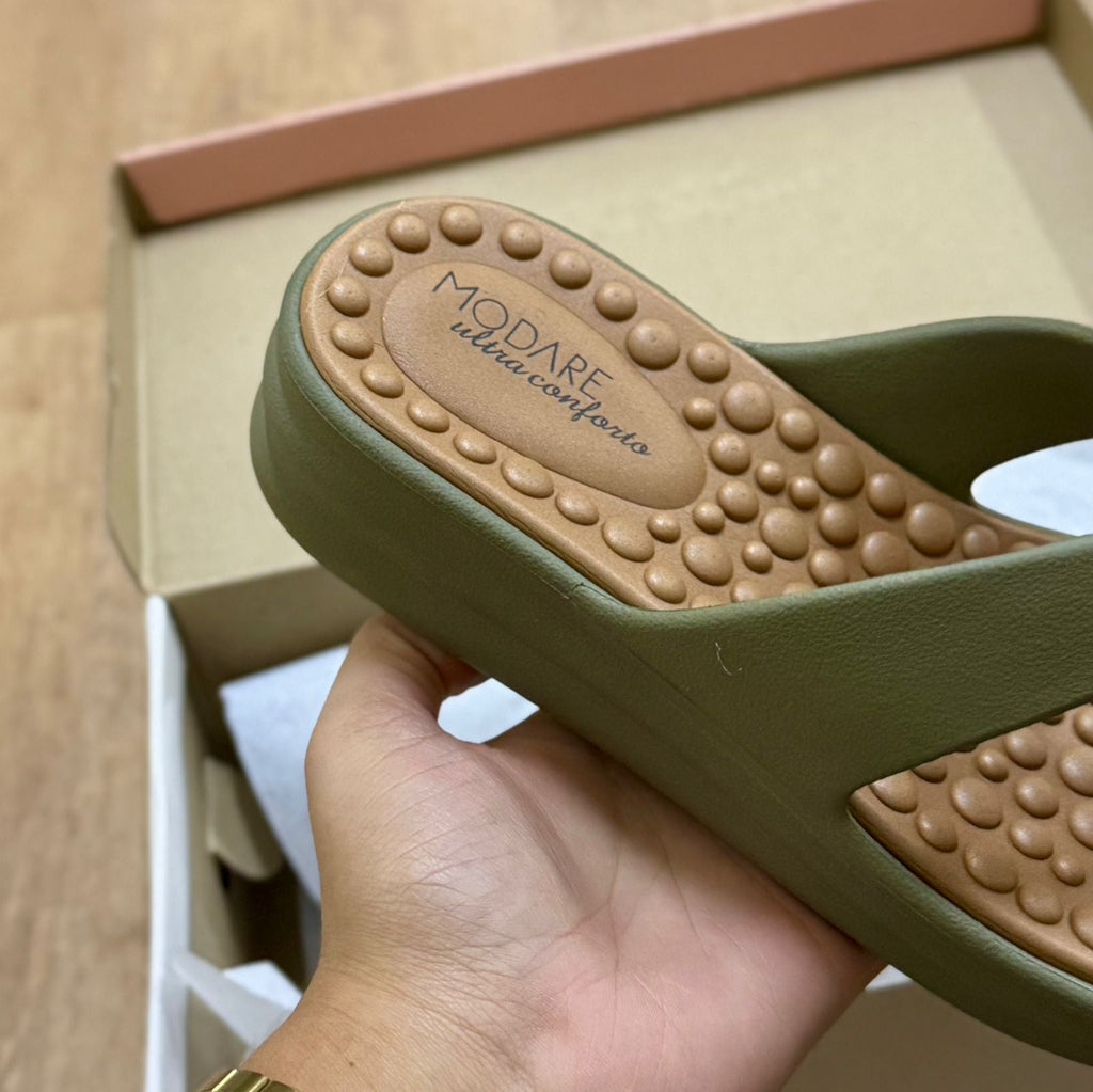 Chinelo Modare Detalhe da Marca Dourado 7213.100